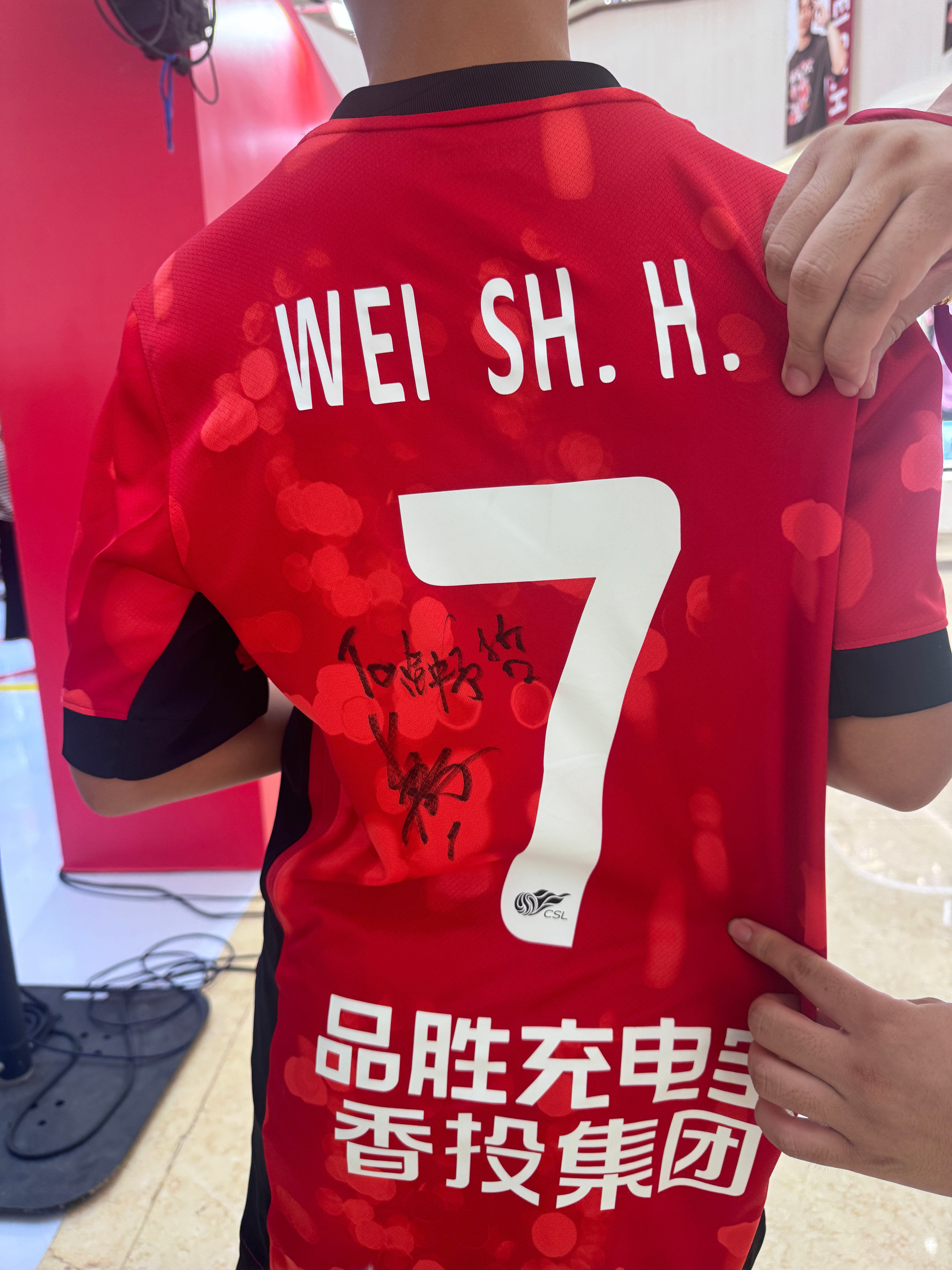 足球小将队长和成都蓉城队长的双向奔赴爱了爱了今天和钟予哲聊了很多，他和韦世豪一样