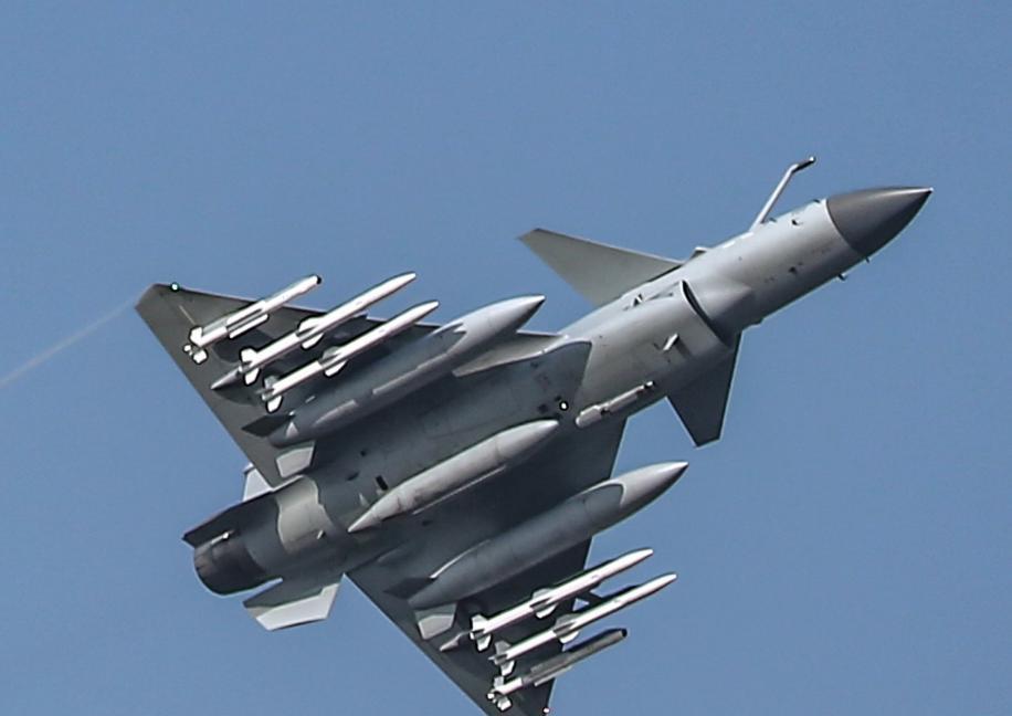 2025年5月14日，巴基斯坦军方消息人士说，在印巴空战中，巴基斯坦空军歼-10