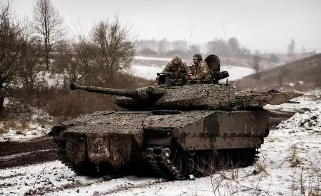 顿涅茨克领导人普希林已经确认，俄军前锋到了斯拉维扬斯克外围，双方就隔三十公里，这