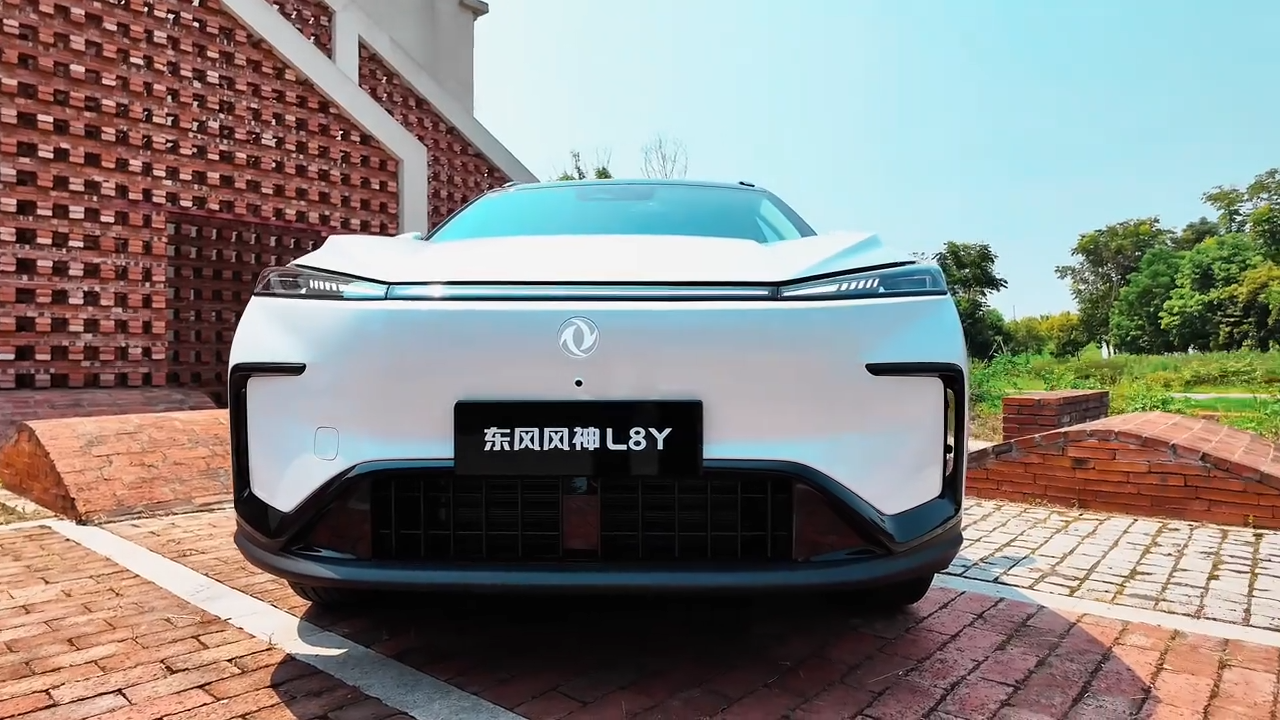东风风神L8Y试驾：电门、底盘与静谧性的实际表现试驾路线安排在门店周边，涵盖拥堵城区、主干道和一段快