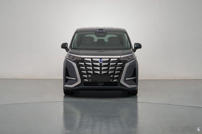 全新腾势D9纯电版申报图新车情报局日前，全新腾势D9EV申报图曝光，新车换装了