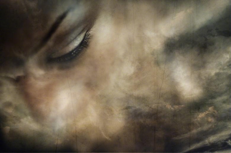 精神科学逐渐揭示：存在着先有某种内在感受，这才有了某种现实。这在反直觉，并非是已