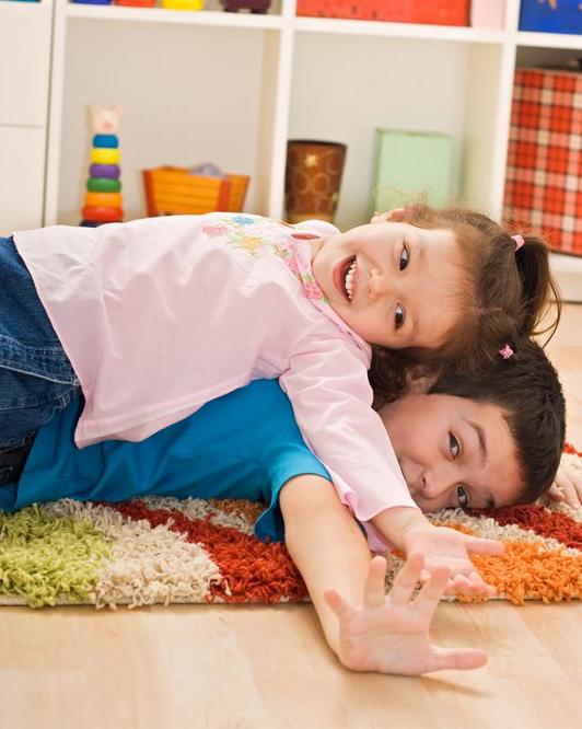 “老二更精”是最大的育儿幻觉！心理学家追踪10万个家庭发现：智商测试拔尖的往