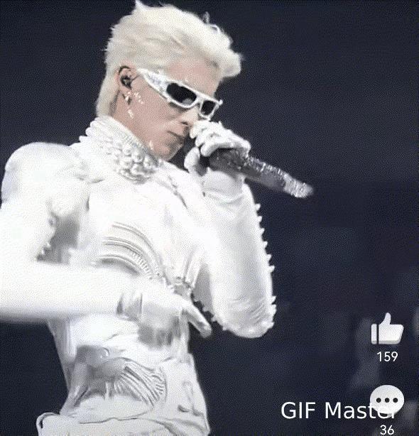 王鹤棣看似是开了一场演唱会，实则是借机告诉大众他与虞书欣已无瓜葛，这之间到底发生