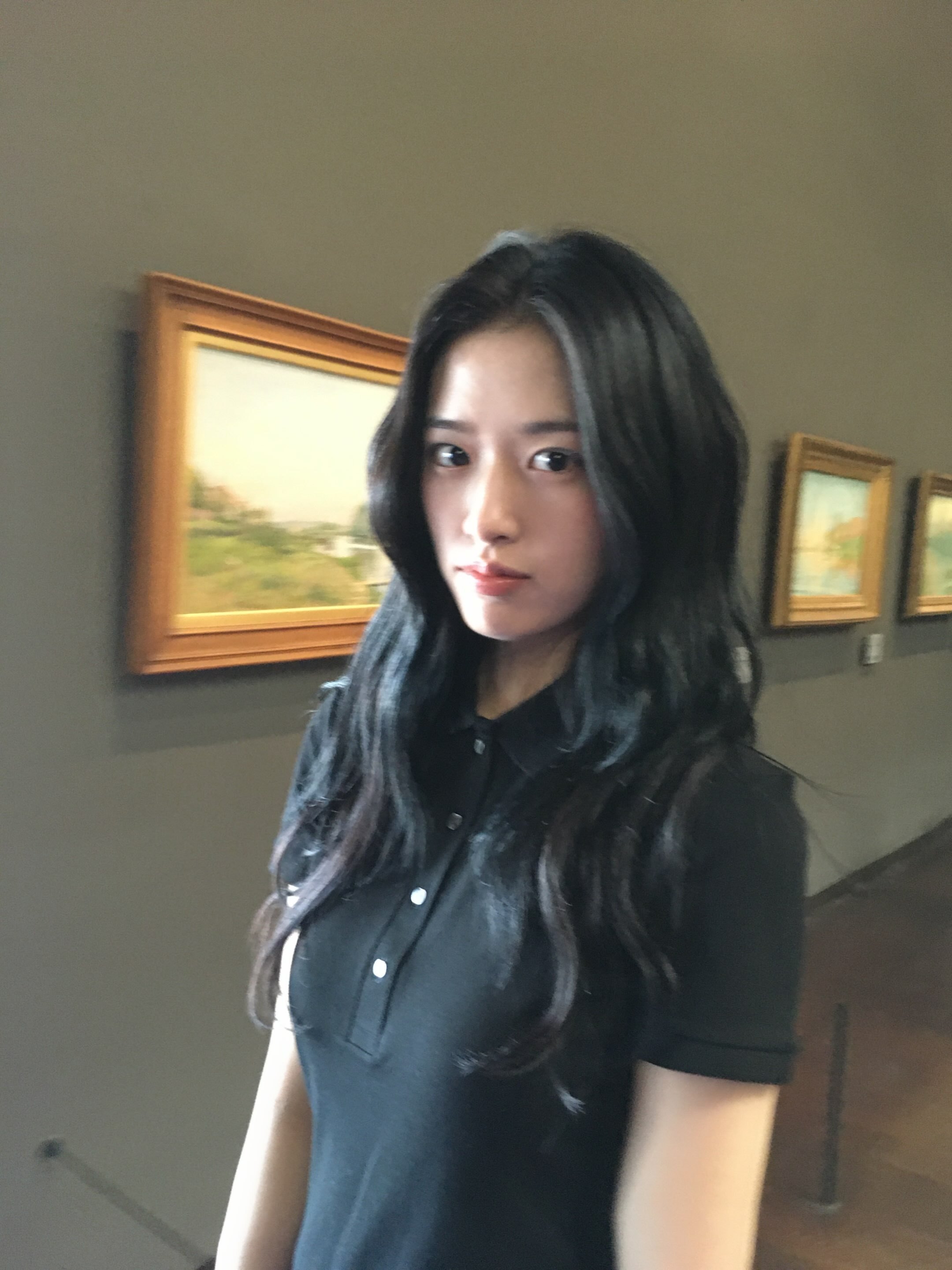 安宥真｜LACOSTE🐊Lacoste女郎的美术馆时光🖼️春夏时装周大秀直
