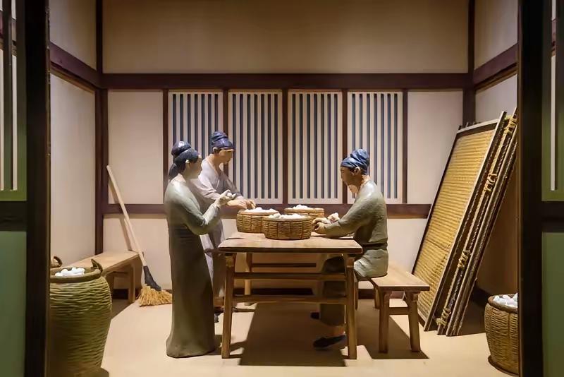一天三顿和一觉到天亮，都是资本给你洗脑的结果你真以为一天三顿饭、一觉睡到大