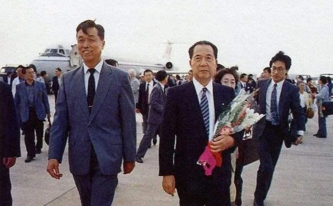 1993年，沈阳市市长武迪生应邀访问以色列，结果在当地商谈合作期间突发事