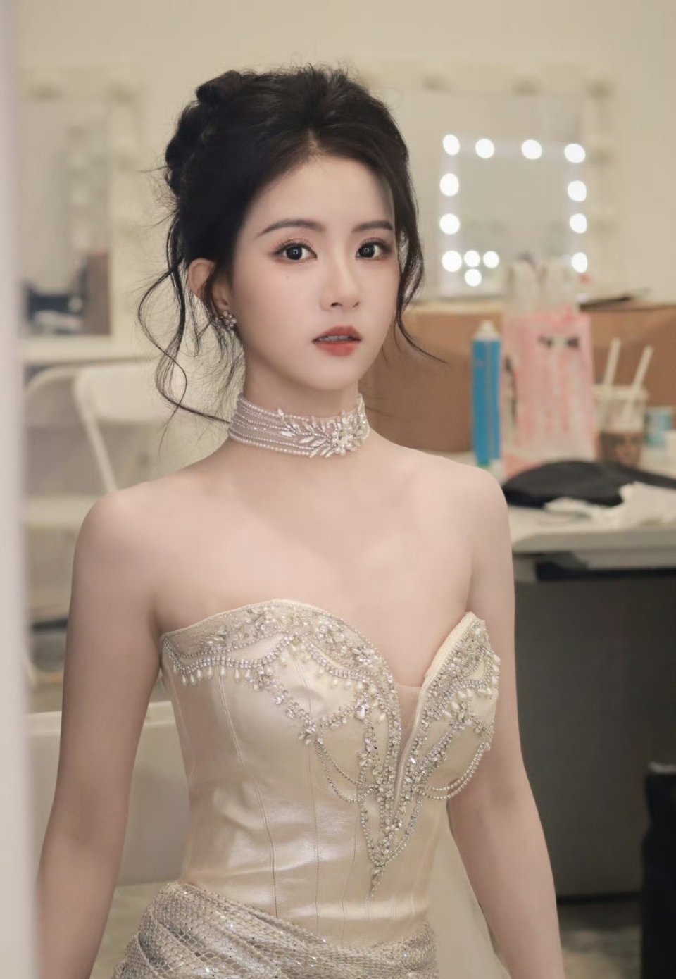 电竞主持人小游～～方从游中来美女明星夏日穿搭​​​