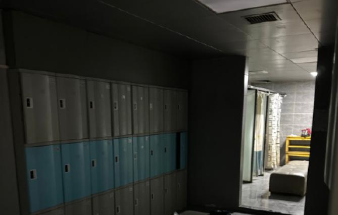 “太变态了！”7月3日报道，山东济宁，一名21岁的男子在健身房里遇到一位身材很好
