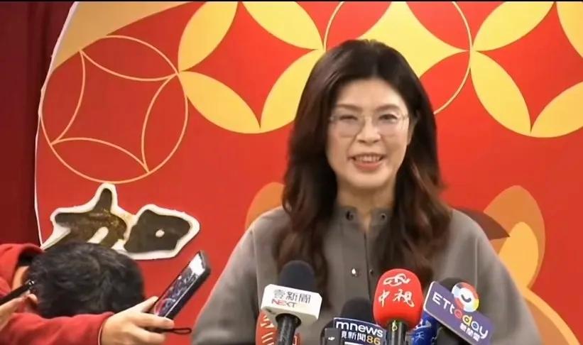 郑丽文在记者会上，通过清晰有力的表态，集中回应了三大核心争议，并展现出鲜明的政治