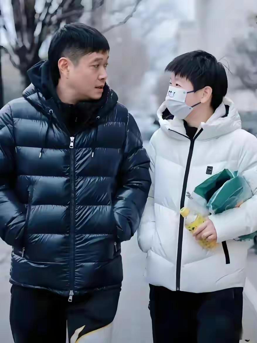 邱贻可教练说：“说她（孙颖莎）可爱吧，她能把对手打得找不着北；说她凶吧，私下里又