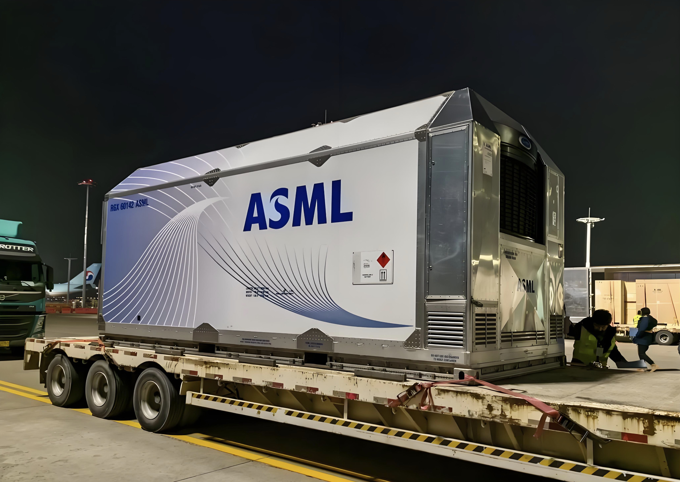 【ASML：会继续在中国市场提供维修服务】3月10日消息，近日荷兰半导体巨头AS