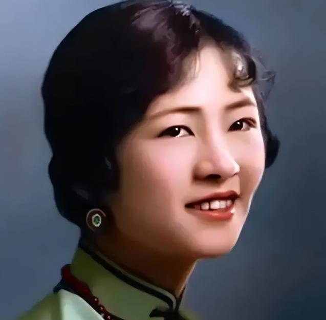 冰心为什么不喜欢林徽因？冰心在抗战最艰难时，举家前往南方。林徽因却在病得命悬一线
