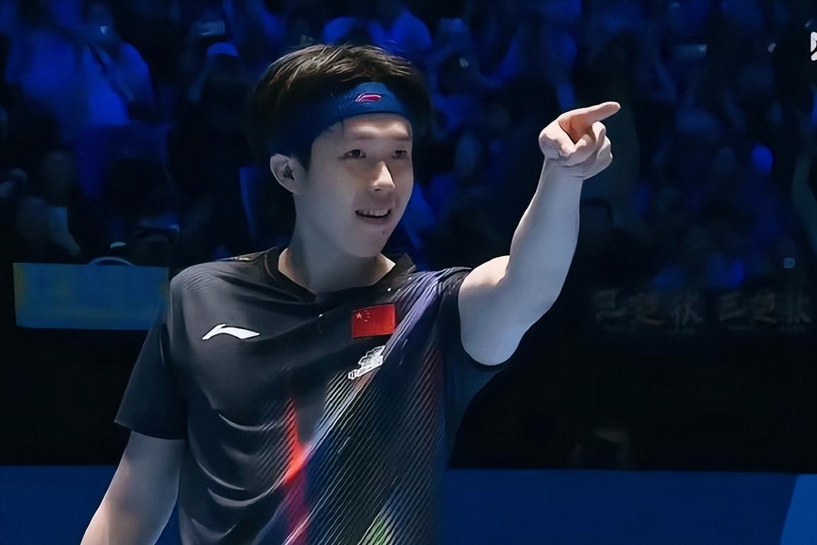 打垮张本智和！王楚钦拿下新年第一冠，王皓指导艺术性表演变脸！2月8