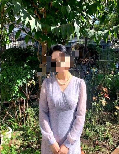 54岁的人，婚24年。半夜孩子烧到39度时，她抱着去急诊，他只会一句“忙”。