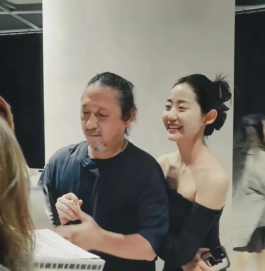 感觉现在的万千惠嫁给三宝后，后悔的要命。本以为自己能是那个特例，嫁给三宝