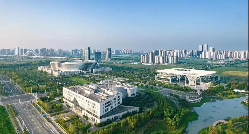 襄阳东津新区据说是为省直机关建设的，是真的？前不久去襄阳旅游，一朋友带我们参观