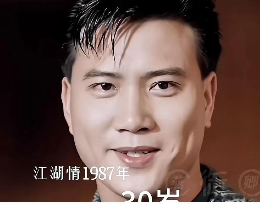周润发私下跟王晶说过，他那样演，自己根本接不了；比夸张，也比不过。说的是拍《江湖情》那会儿。万梓良一