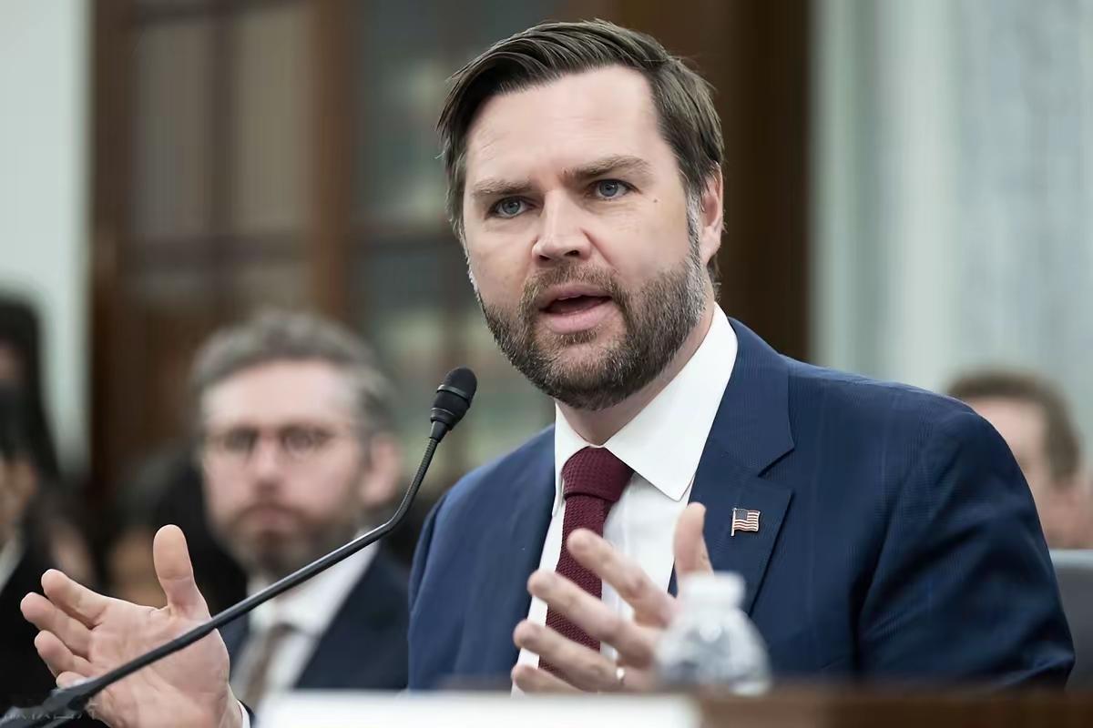 美国政坛格局生变，万斯的政治崛起藏着美国深层矛盾美国政坛格局要大变：万斯成