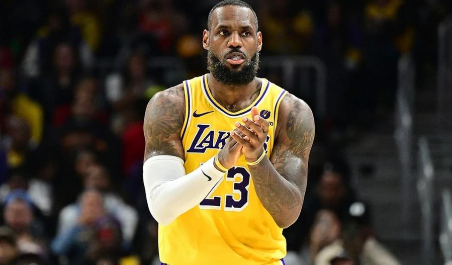 从詹姆斯41岁的打球状态来看，詹姆斯下滑的并非是技术，而是体力和体质。许多球星