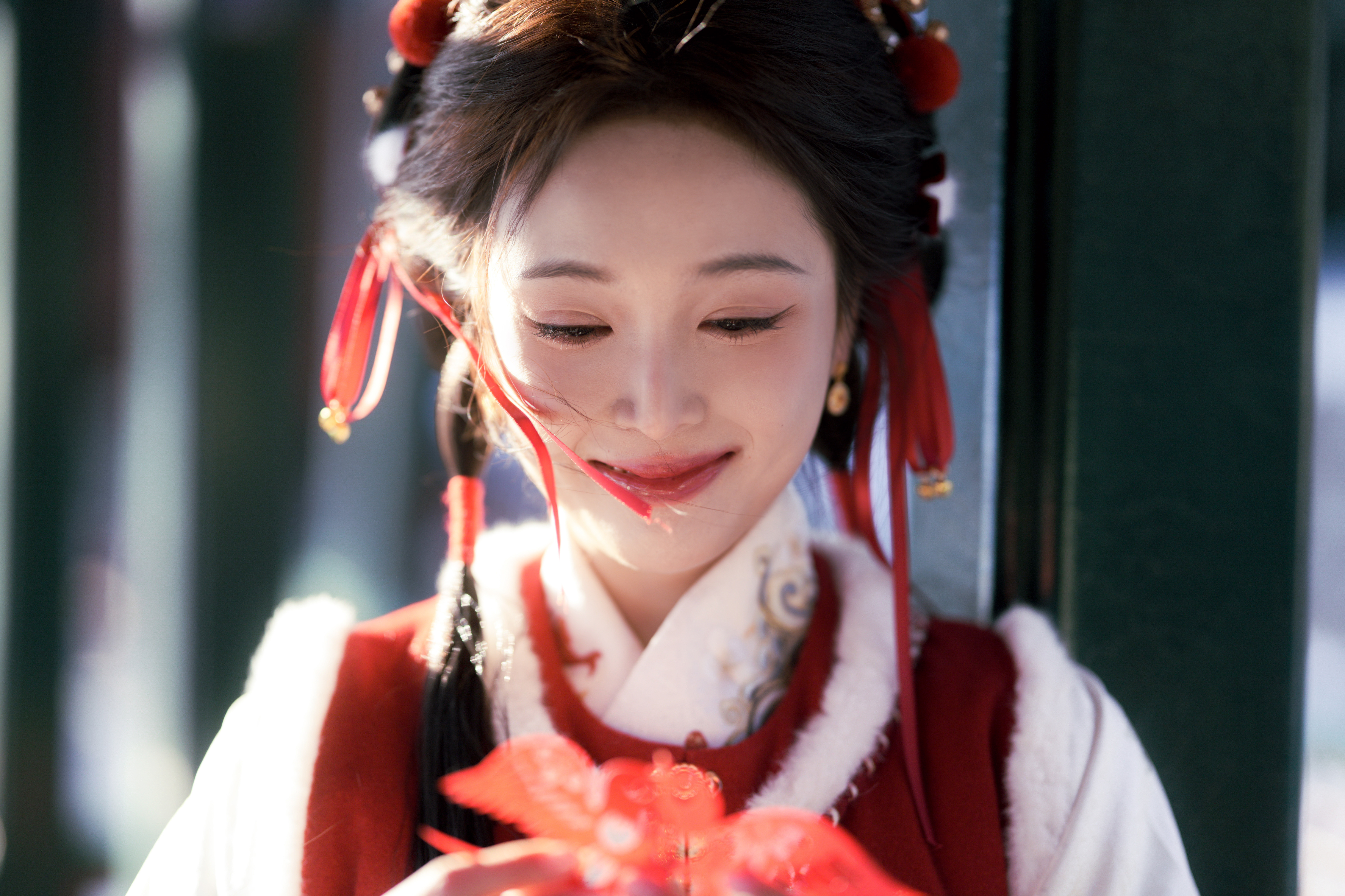 吴宣仪红白明制汉服吴宣仪红白明制汉服，吴宣仪生日照送达，元气满满的小选啊，新的