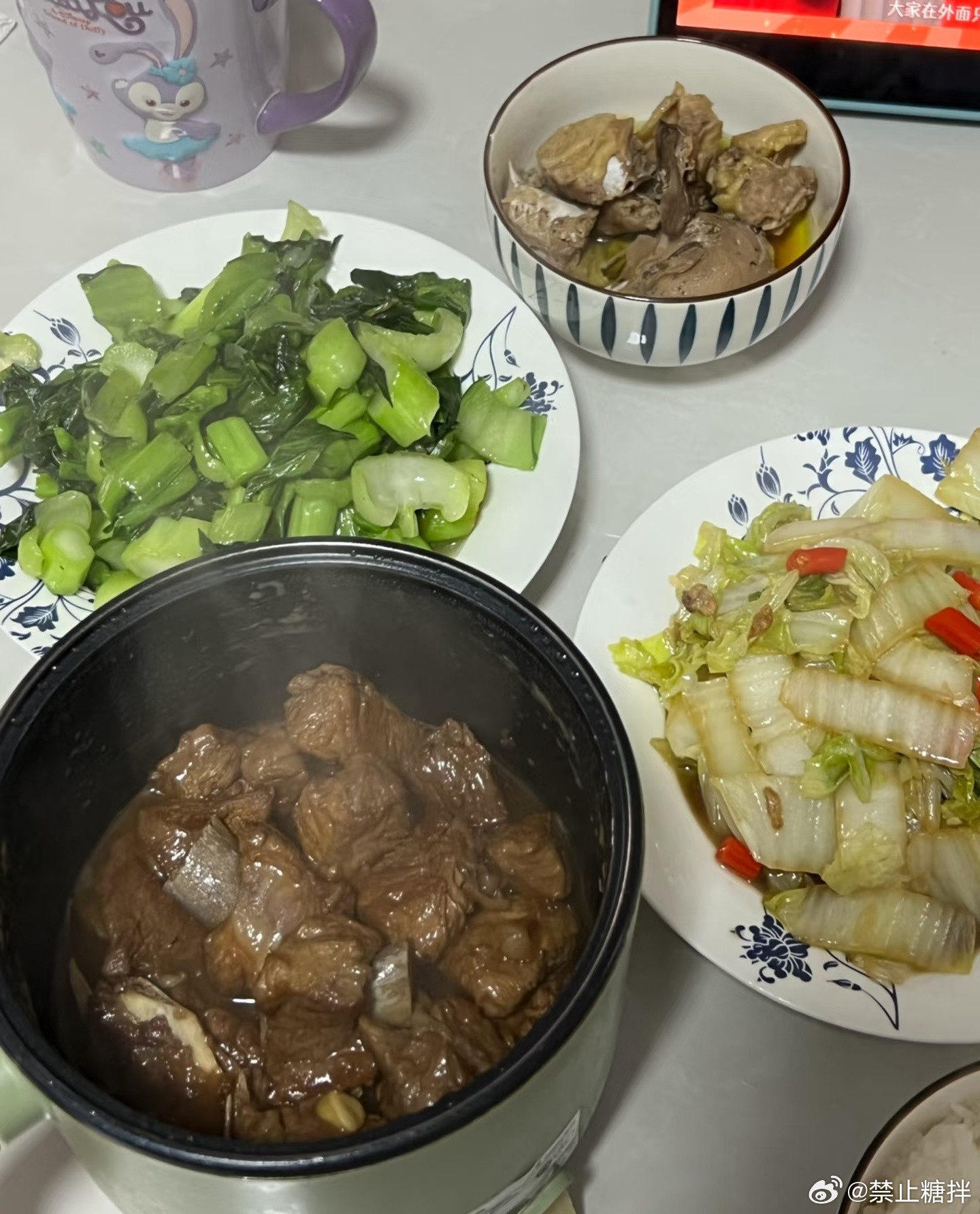 我和妈妈无法再拥有同一种日常初六，和妈妈共处到第八天，已经开始迫不及待回北京。妈