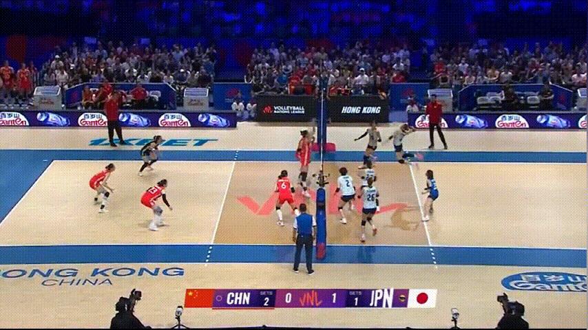 倪非凡昨晚上打日本女排前2局还是很得体的！第二次主打打日本女排，比去年发挥好太多