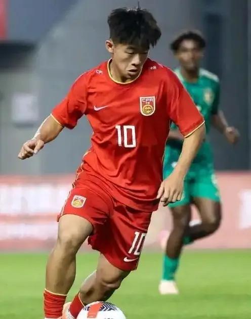 16岁小将演绎神奇，国少绝杀沙特，一个“敢”字了得！U16国少2