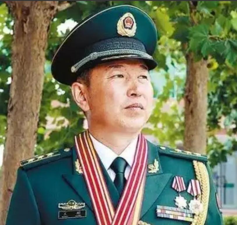 2008年盛夏，一伙暴恐分子血洗南疆一处检查站，多名执勤人员惨死刀下！时任特勤大