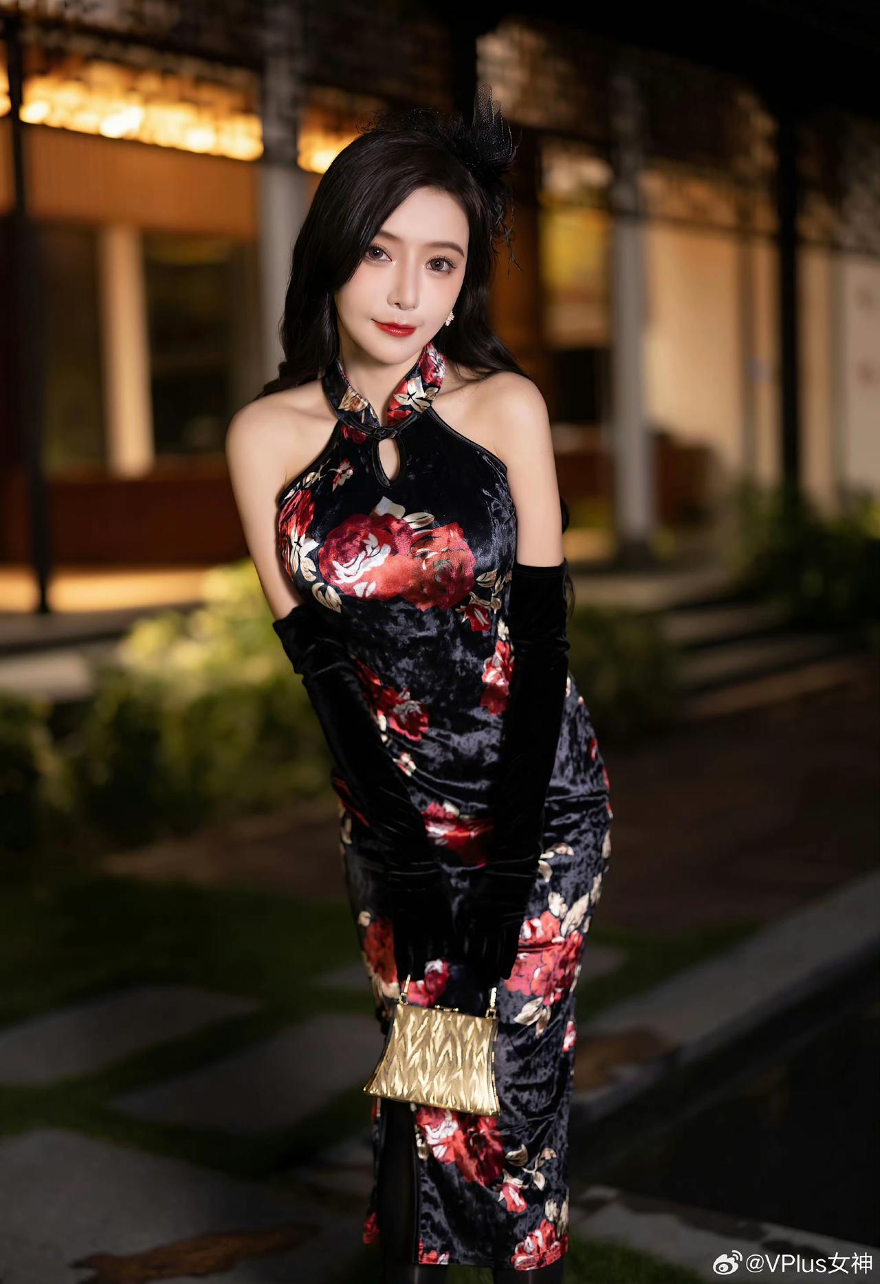 穿着旗袍上街，你能接受吗美女旗袍穿搭写真