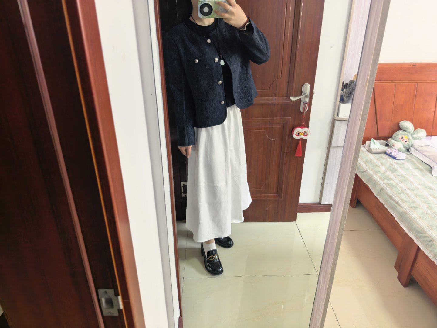 就这样一直打扮下去吧，小美女老师。​​​