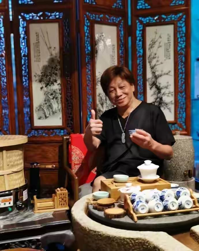 演艺圈的四小龙，成龙，狄龙，梁小龙，李小龙，给我印象最深的，除了成龙，就是