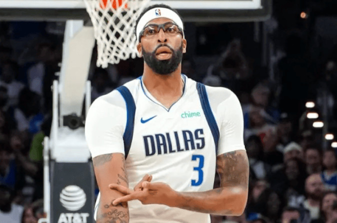 其实浓眉那伤哈，整不好就装的我跟你说。这种球员没有体育精神，严重耽误了独行侠篮球