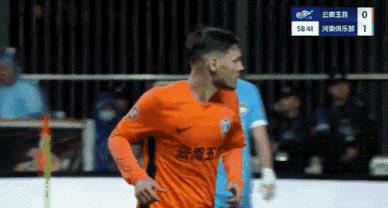 前国脚何超就这水平吗？中超联赛河南队客场对阵云南玉昆出现争议一幕。河南队何超回传