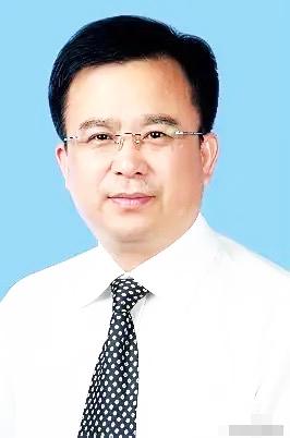 济宁的焦华被查，现在是火了。这事儿直接戳中了医疗领域的痛点！从市一院院长坐到