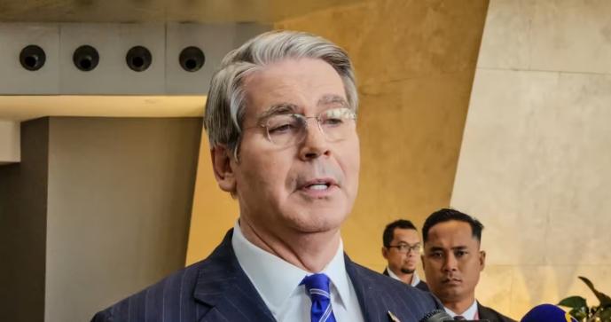 中美达成初步共识,贸易战继续休战? 26日下午,新华社发布了中美在马来西亚经