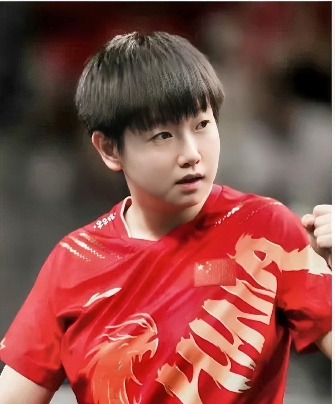 看了莎莎和王晓彤的比赛，就一个感受：孙颖莎统治力牛逼，为人处事宽容大度1、第