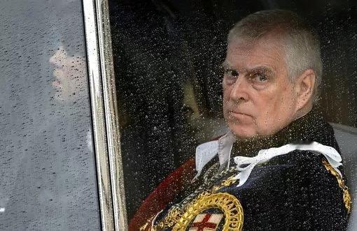 莎拉·弗格森将不得不另找住所,因为安德鲁王子和她已被告知离开皇家狩猎小屋。据报