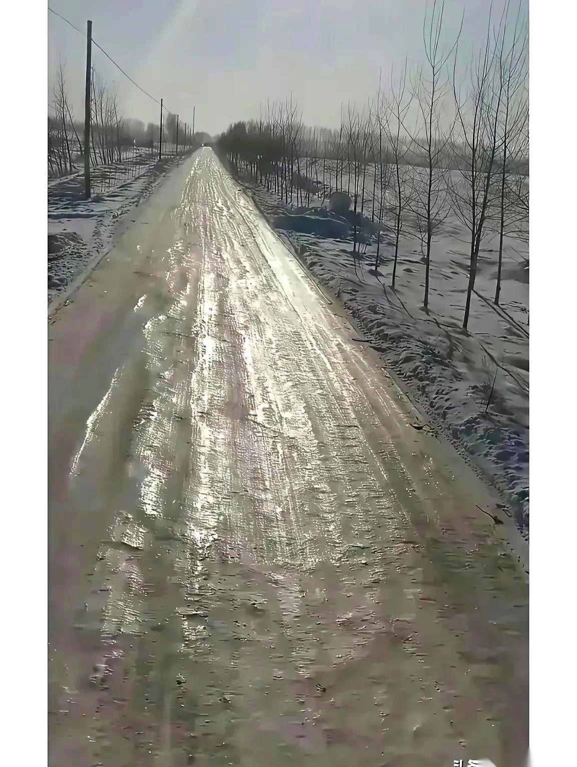 拿到驾照，恭喜你，你刚拿到了这个世界上最没用的那张纸。别误会，我不是在损你。