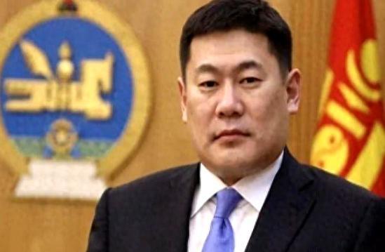 蒙古国乱了，与印度军演后，总理被解职了！说白了，蒙古国最近的风波就像是喝了一口