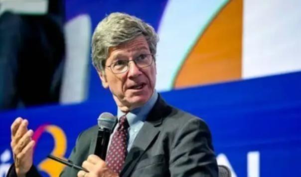 一个美国教授说了句大实话，台下掌声就没停过，他说，两千年，中国，从没跨过那片海去