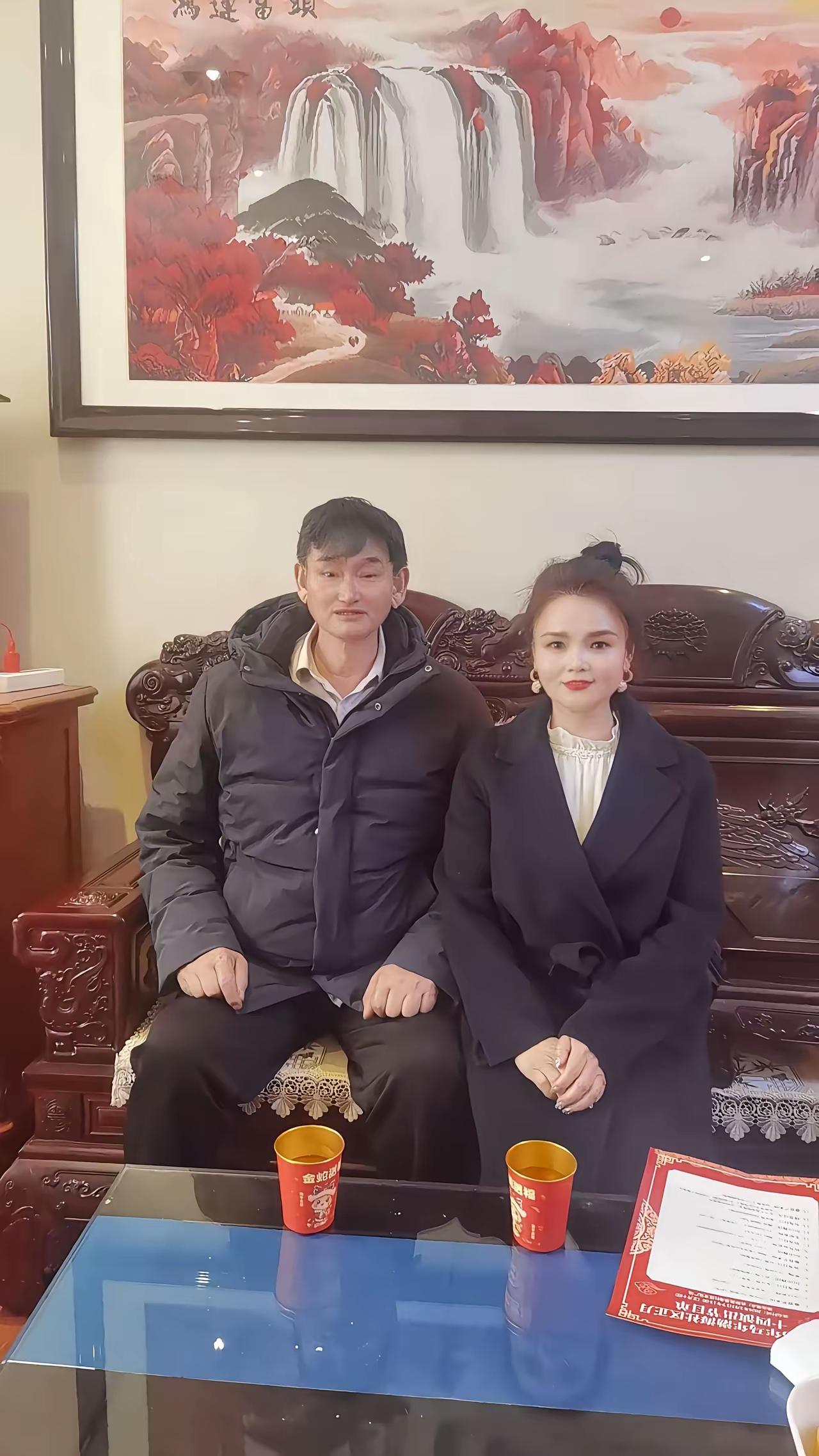 怎么回事，朱之文老师变化那么大？是不是朱之文老师整容了？[呲牙笑]