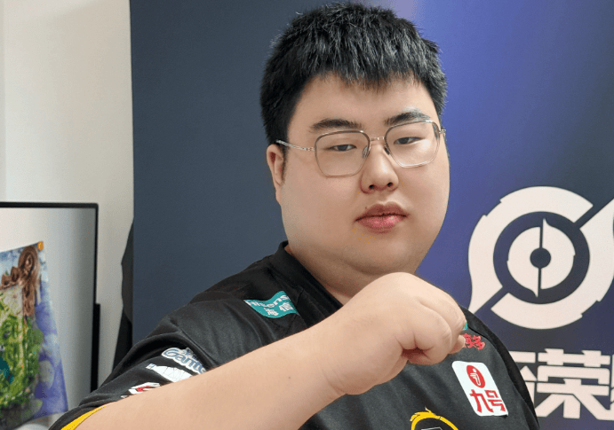 狼队发文: 因小胖选手今日突感身体不适, 不参与今日的比赛