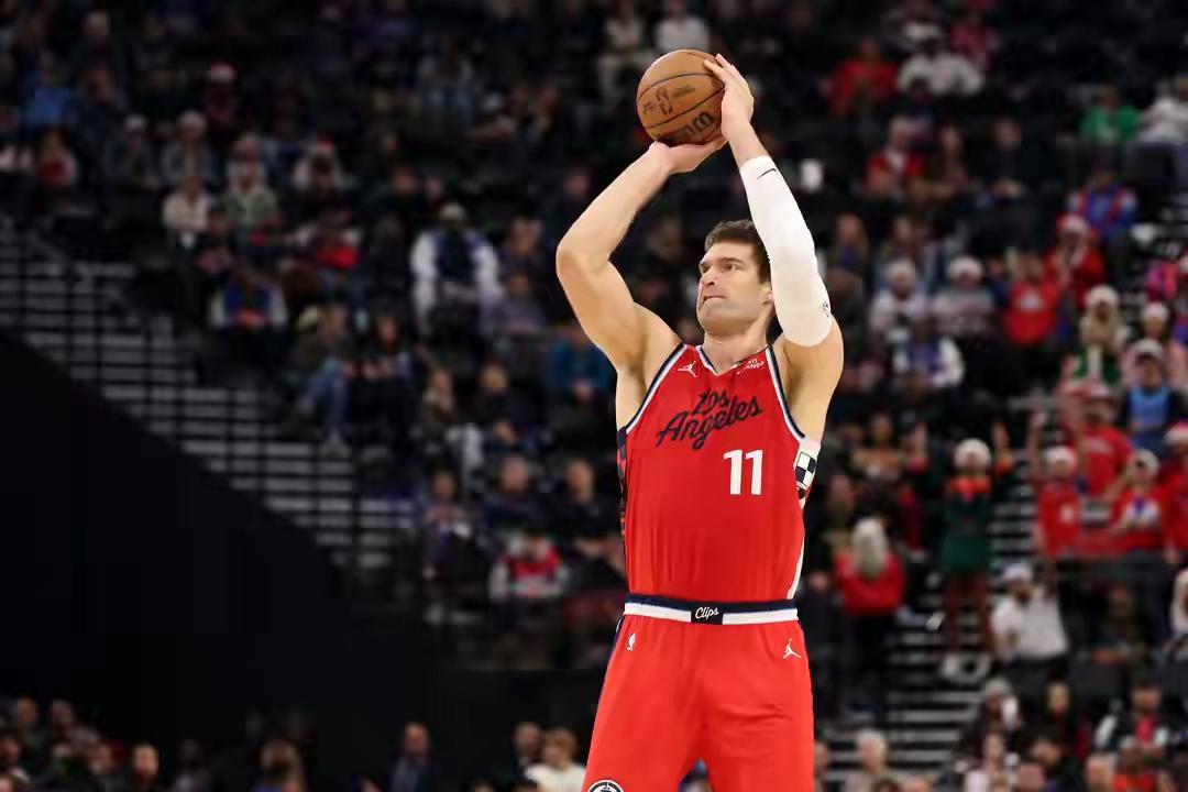 啥情况，快船战胜开拓者，连胜!啥情况，祖巴茨献祭，快船开挂，再战开拓者，三连胜