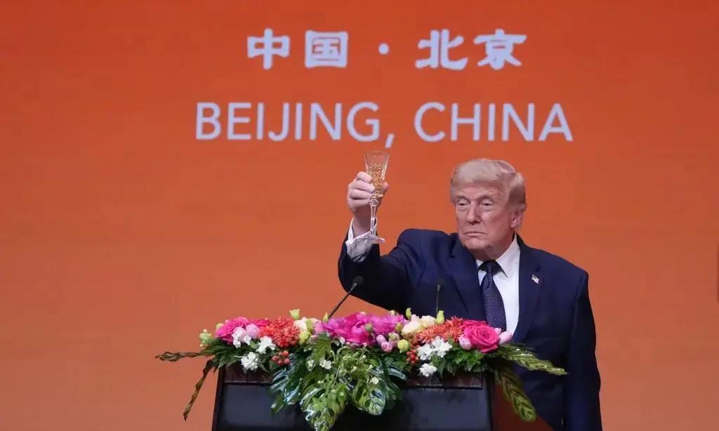 一到中国，那些满嘴跑火车的政客怎么突然就正经了不知道你注意过一个现象没有。很