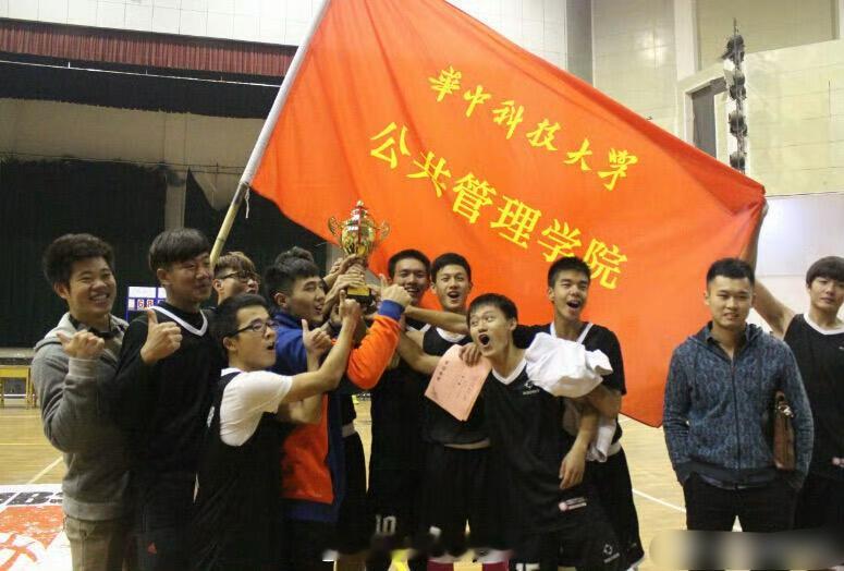 华中科技大学公众号上的李昀锐，原来以前大学真的会评校花校草