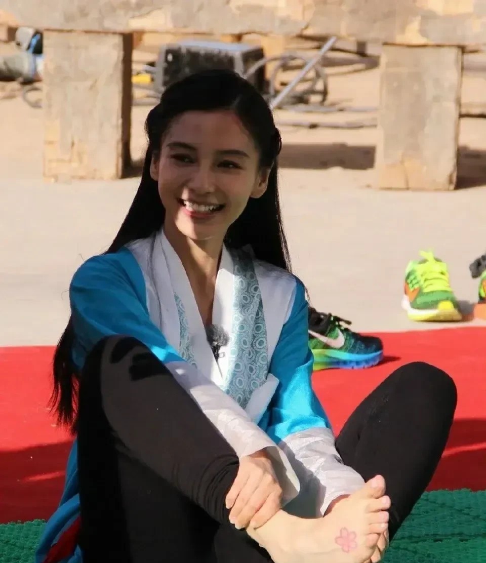 终于知道，黄晓明为什么会离婚了。
