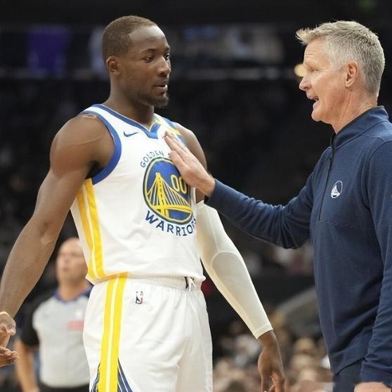 《库明加申请交易，勇士内讧实锤！西部乱局再加码》就在今天，名记Shams直接扔了