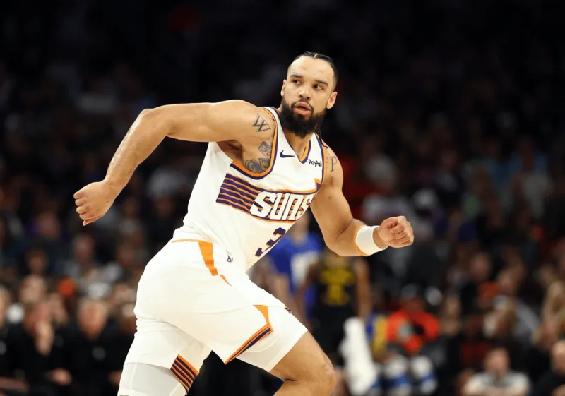 NBA官方宣布，经联盟办公室审核，太阳球员狄龙-布鲁克斯与公牛球员马克-麦克朗在