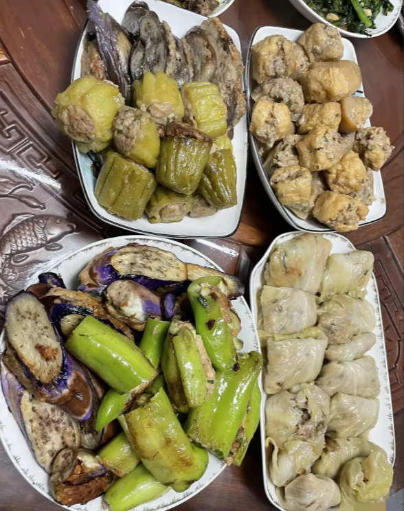 这美食好像也就广西人喜欢吃法？换我是一个都吃不下！